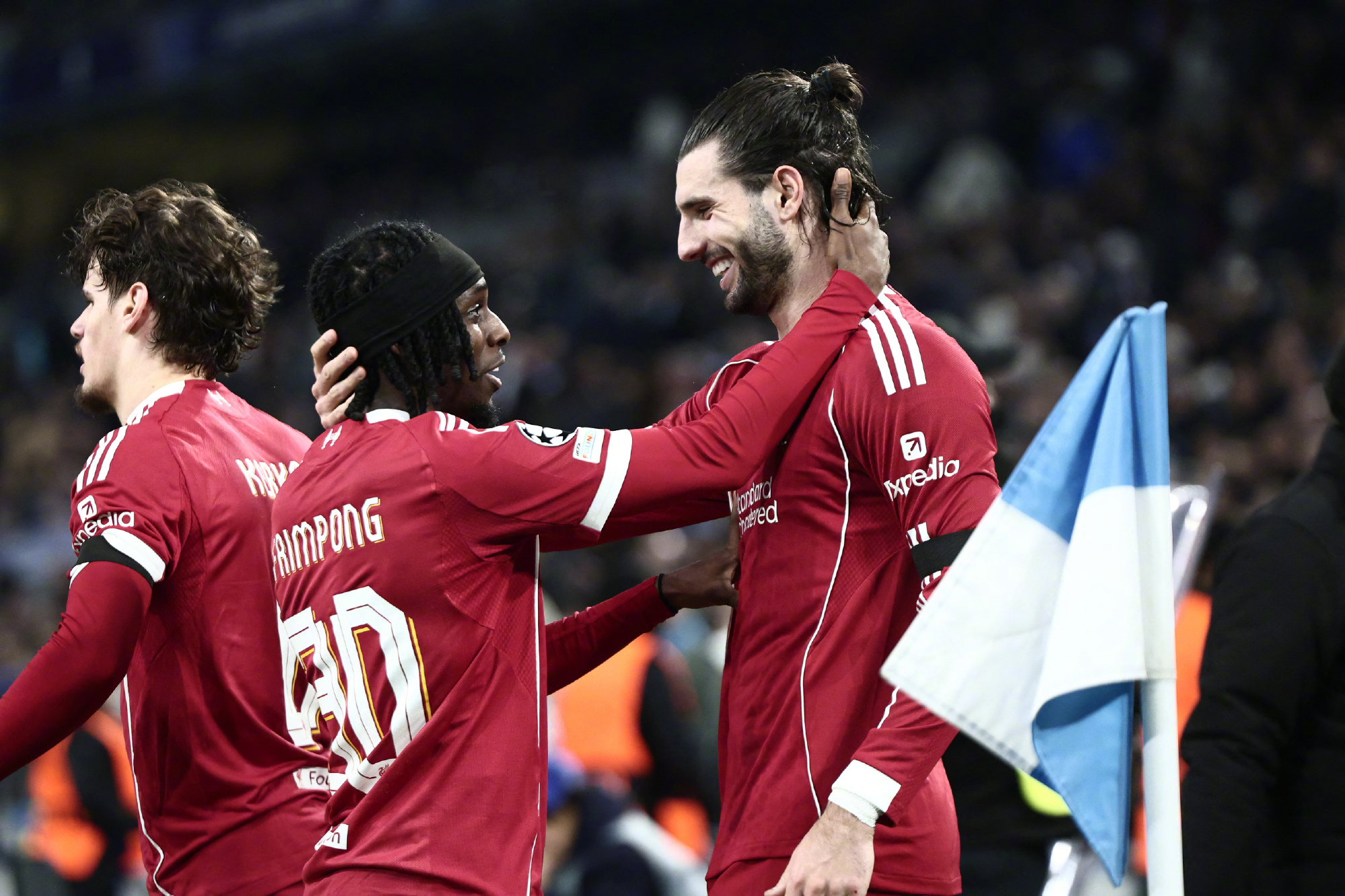 爱游戏体育-关于利物浦迎欧超杯关键赛，转会期战术微调，球迷炸锅，控场能力受关注的信息