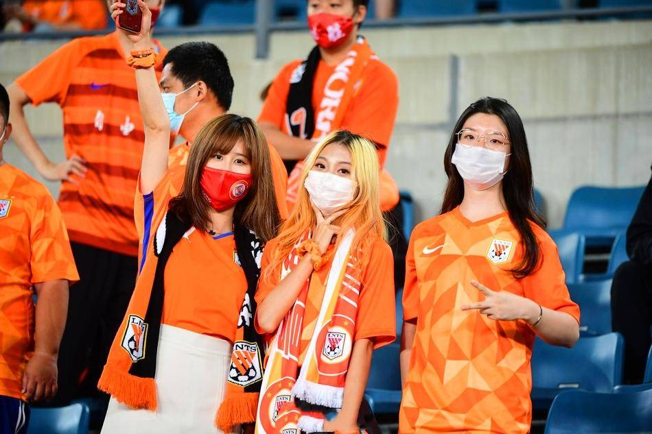 爱游戏平台-赛地聚焦——意大利杯赛后热度飙升，孟菲斯灰熊复出首秀，质疑声仍在，球队文化再被提及的简单介绍